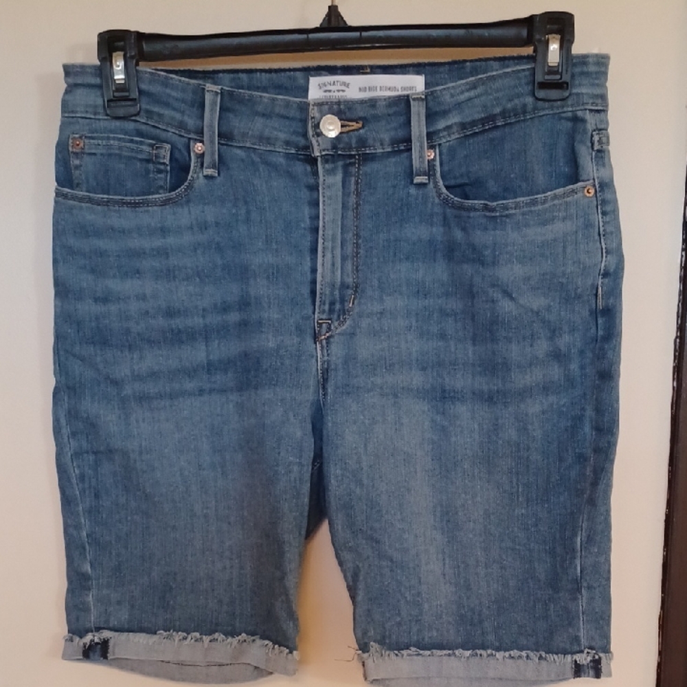 Signature by Levi Strauss Women's Medium Blue Denim Bermuda Shorts